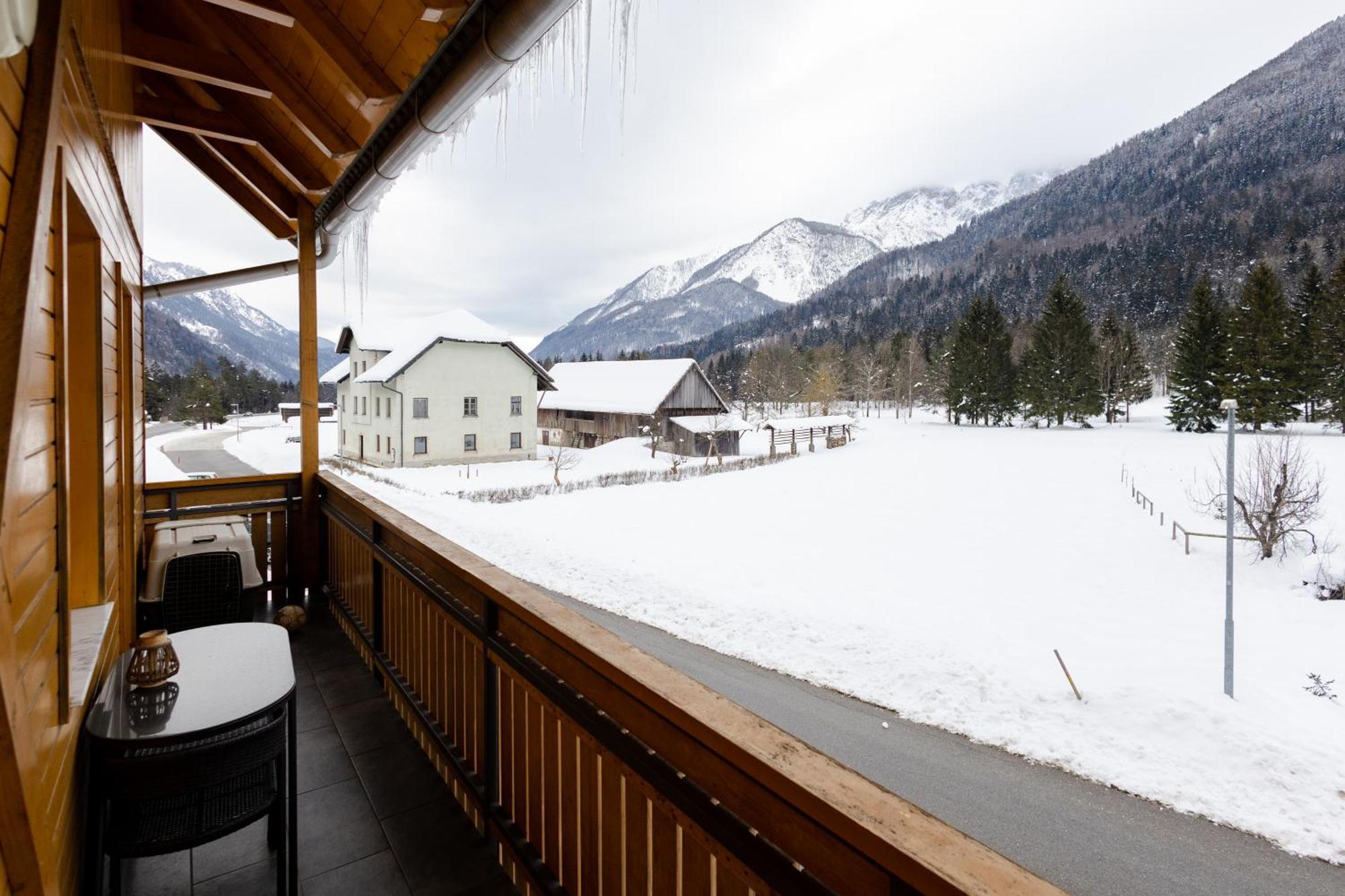 Waterfall Apartment - Cozy Mountain Retreat Kranjska Gora Eksteriør bilde